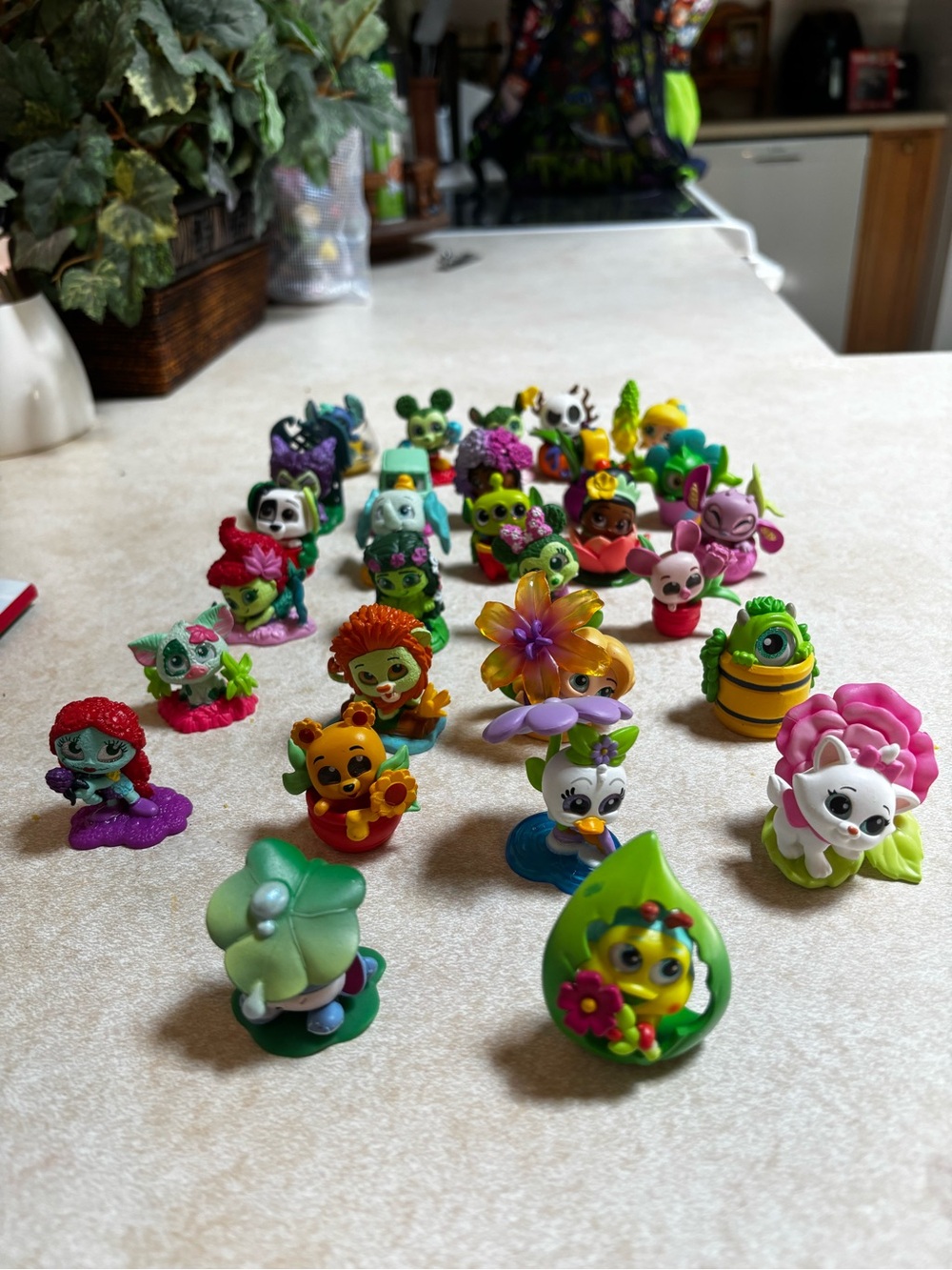 Disney Doorables in full bloom complete set